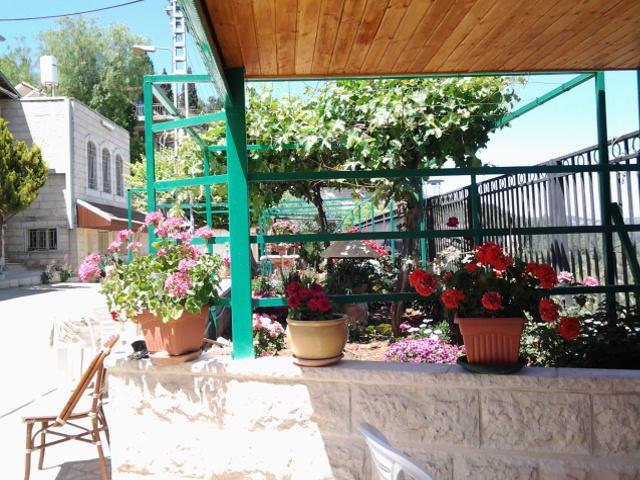 Rosary Sister Guest House Ein Karem Jerusalem Exterior photo